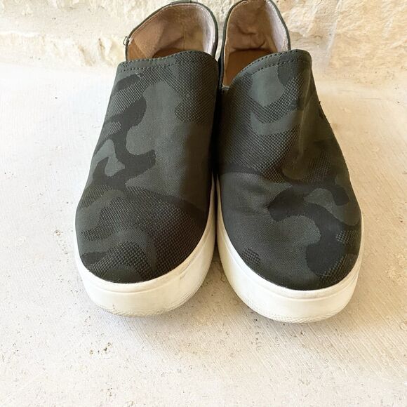 Steve Madden Zayna Platform Slip On Sneakers Green Camouflage Women's Size 10 - Picture 2 of 9